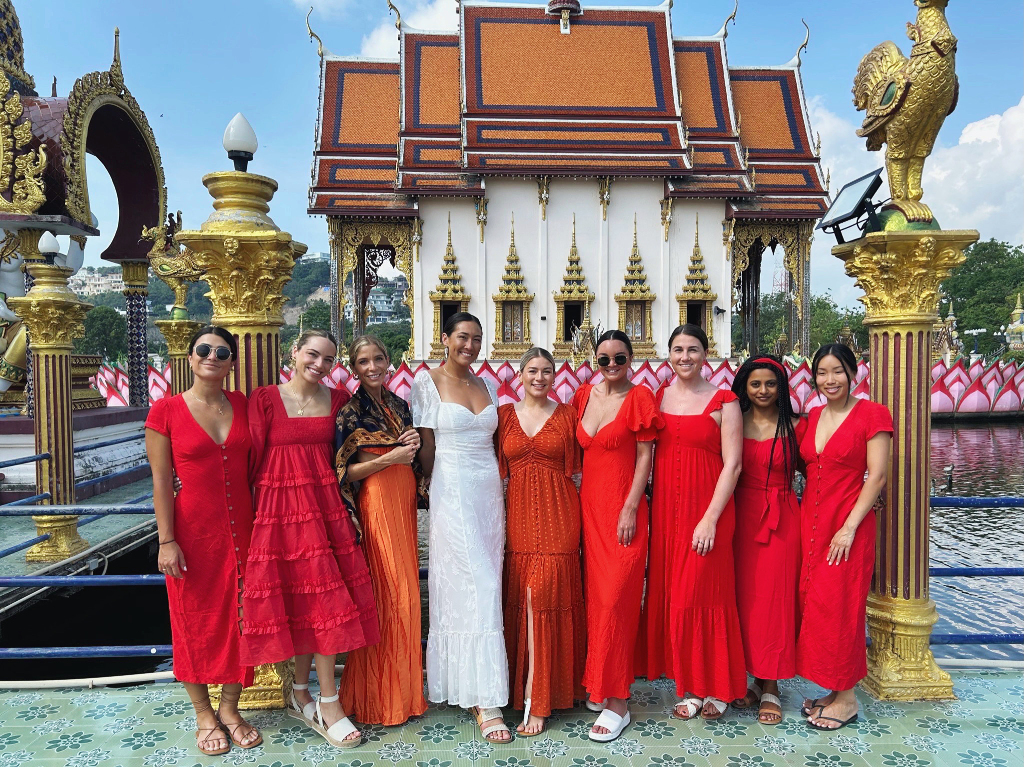 Girls at Thailand temple